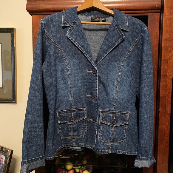 EUC Junior's Jean Jacket with two front pockets - Picture 1 of 7
